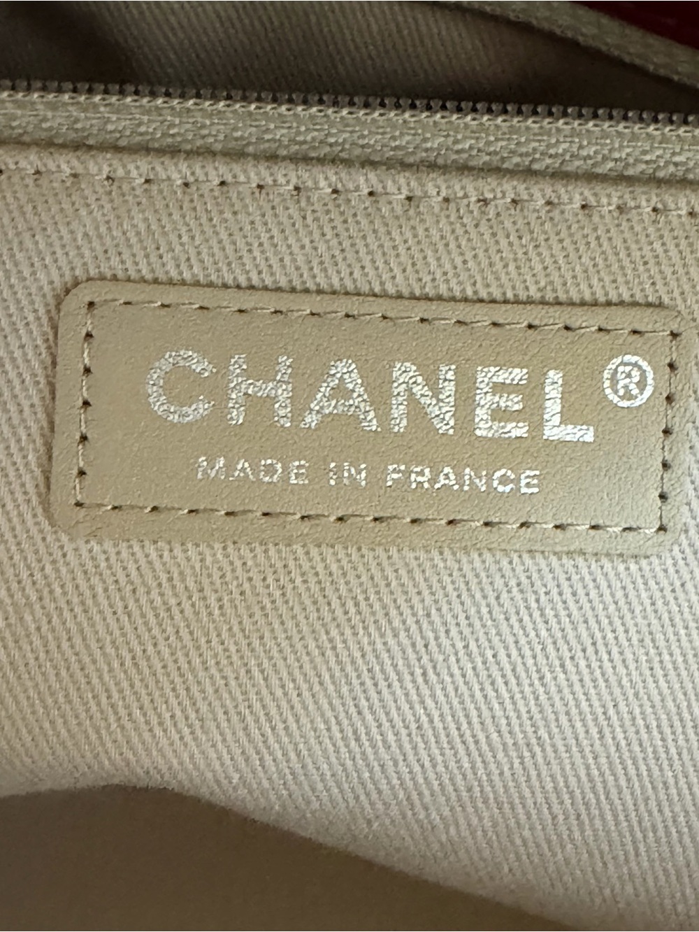 CHANEL Quilted Lambskin Shoulder Bag in Berry Pink with Chain Strap - Picture 9 of 15